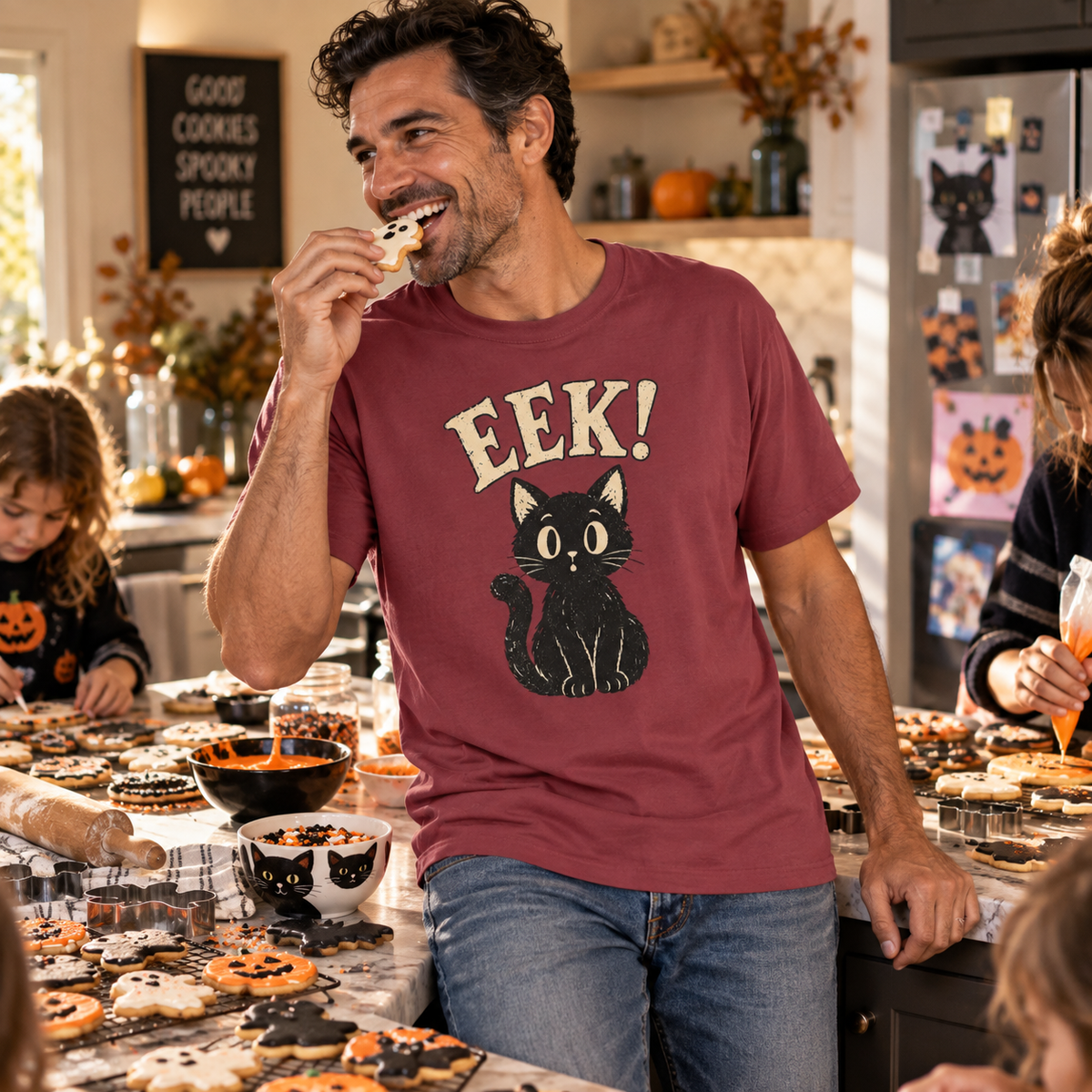 EEK! — Vintage Black Cat Halloween Graphic Tee