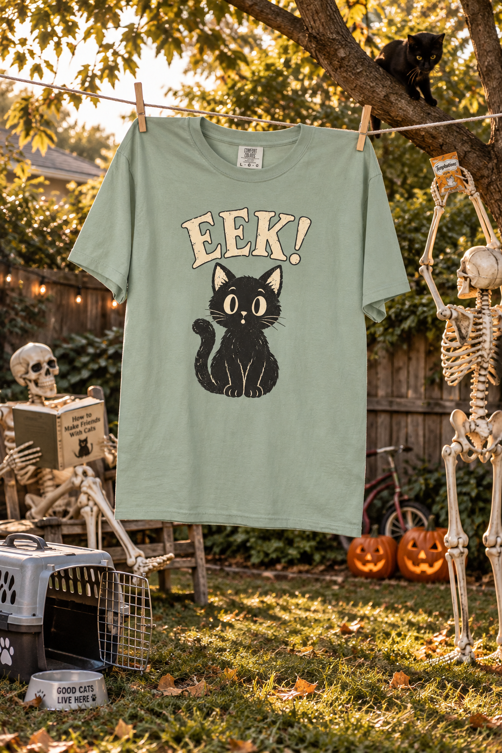 EEK! — Vintage Black Cat Halloween Graphic Tee